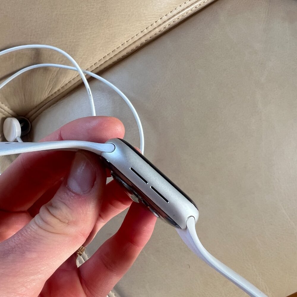 Apple Watch - Picture 5 of 5